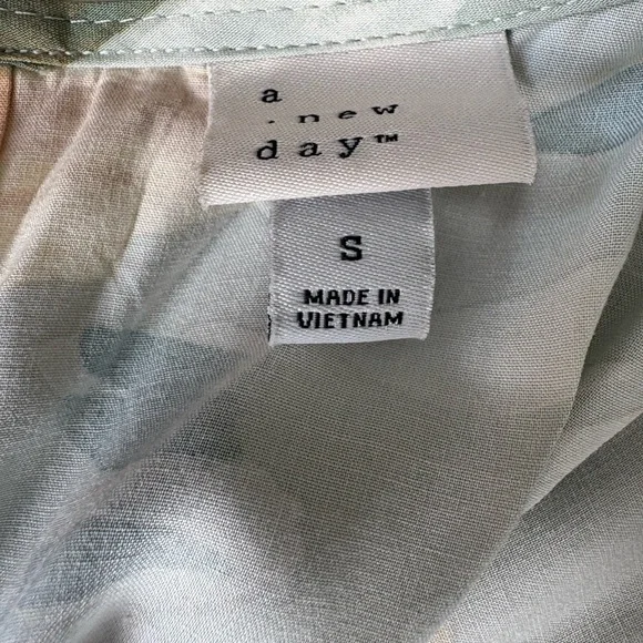 A New Day Leaf Pattern Maxi Dress - Green and Tan - Picture 2 of 4